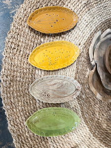 Debossed Oval Stoneware Scalloped Plates