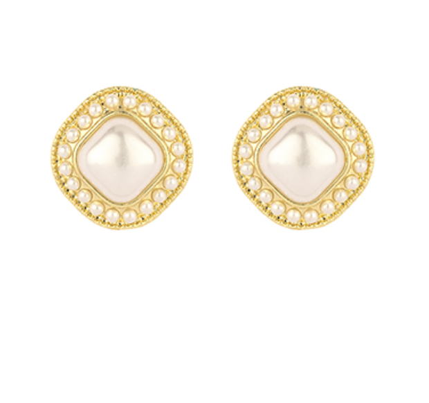 Fresh Pick Pearl Earrings